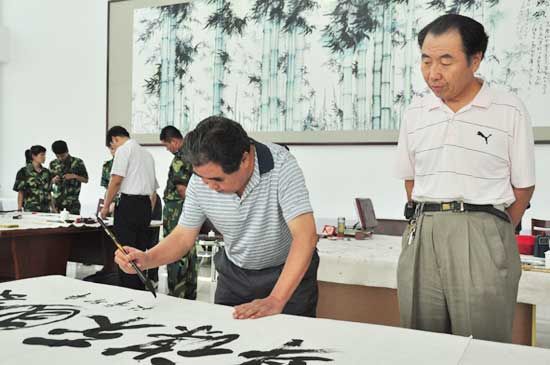 原山东省公安厅党委书记、厅长孟庆丰为学院题词