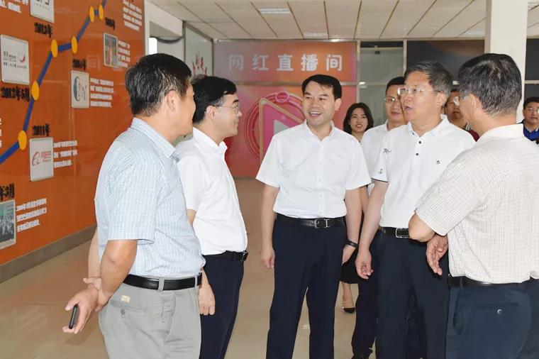 【青岛本地头条】甘肃省定西市统战部赴248cc永利集团调研新区党外知识分子统战工作