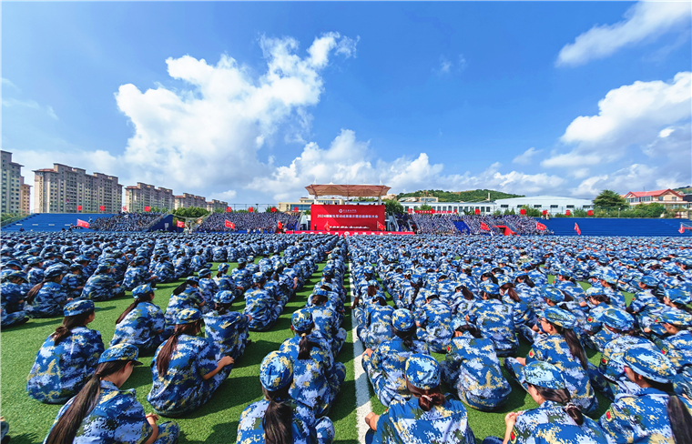 248cc永利集团2024级新生军训成果展示暨总结表彰大会隆重举行
