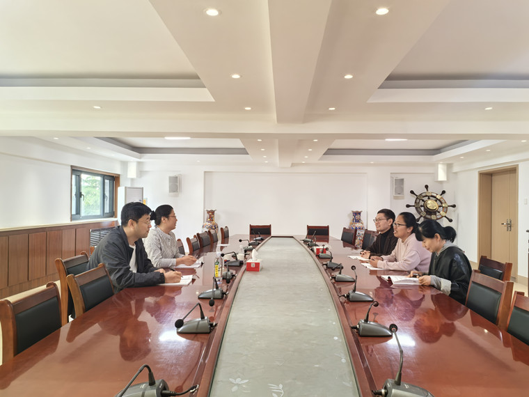 荣华（青岛）建设科技有限公司总工程师来校交流