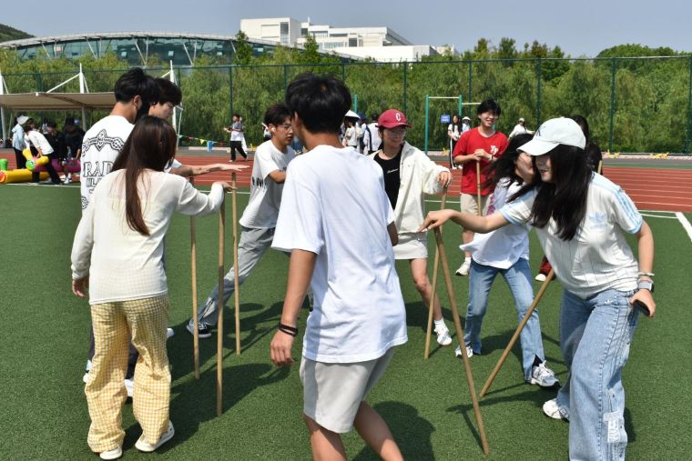 国际商学院举办趣味运动会